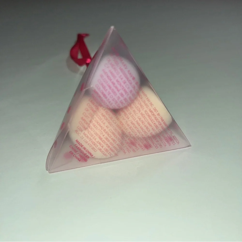 Mary Kay Limited Edition Mini Blending Sponge Set Of 4 Teardrop Flat Edge Sponge